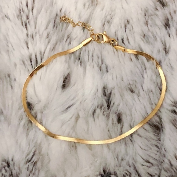 14k GOLD DELICATE 2mm OMEGA CHAIN BRACELET FOR SMALLER WRISTS - Picture 4 of 5